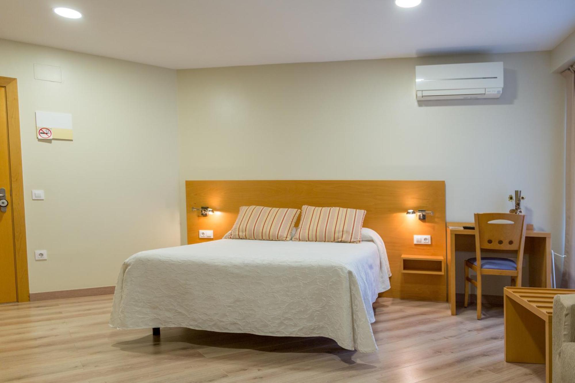 Apartamentos Playa De Cóbreces Eksteriør billede