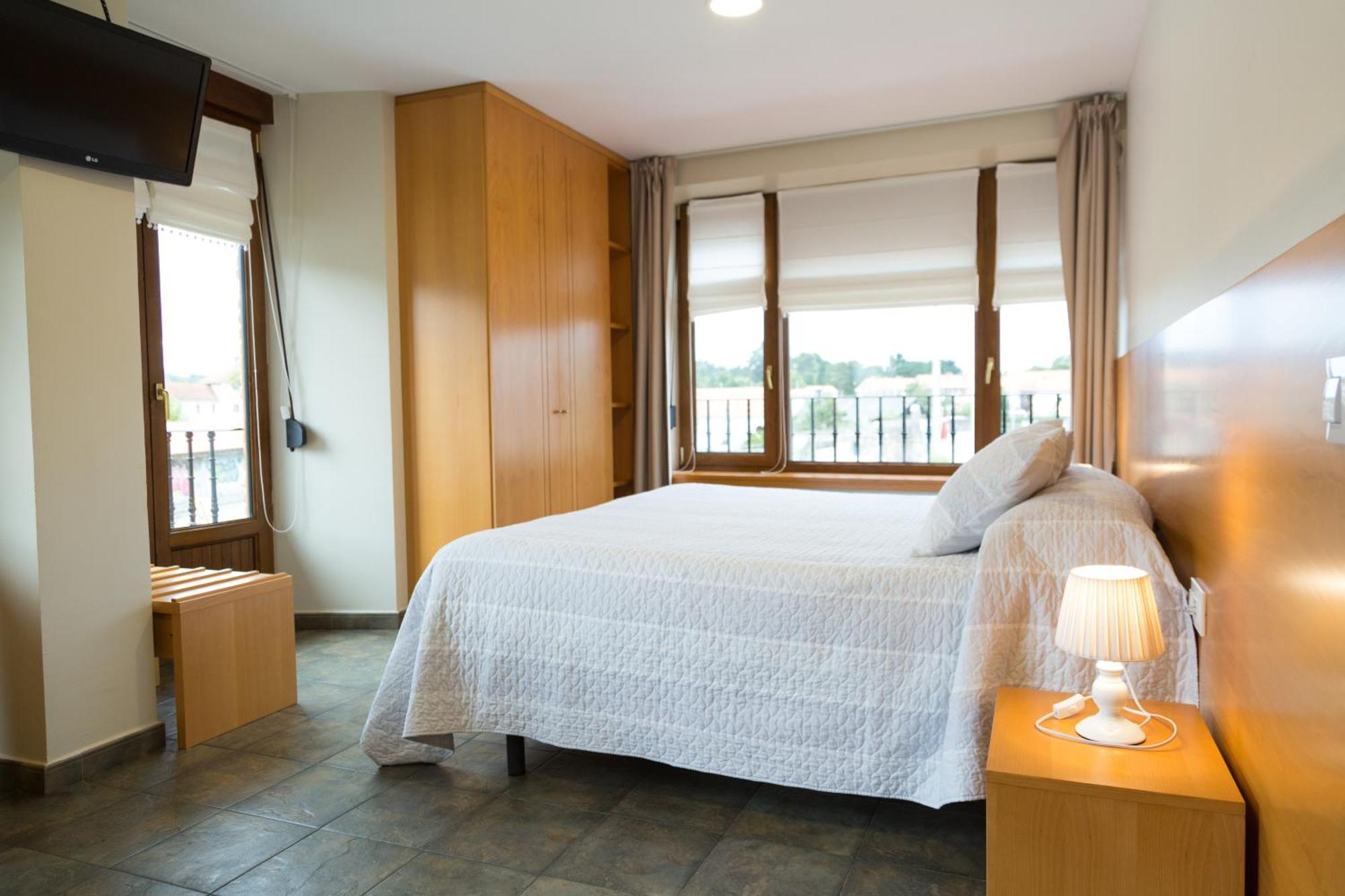 Apartamentos Playa De Cóbreces Eksteriør billede